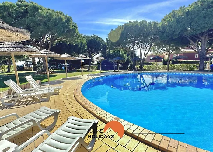 #274 T3 Bicos T By Holidays *